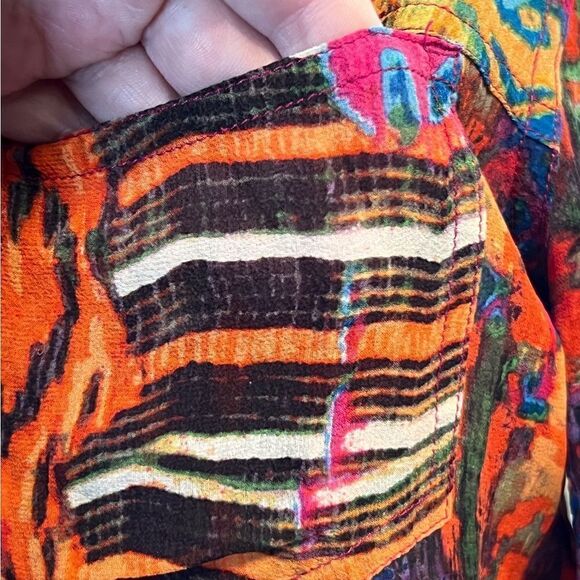 Chicos  ||  multi colored. 100% silk blouse - Picture 9 of 11